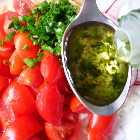 Krok 6 - Surówka z kalarepy i pomidorów  foto