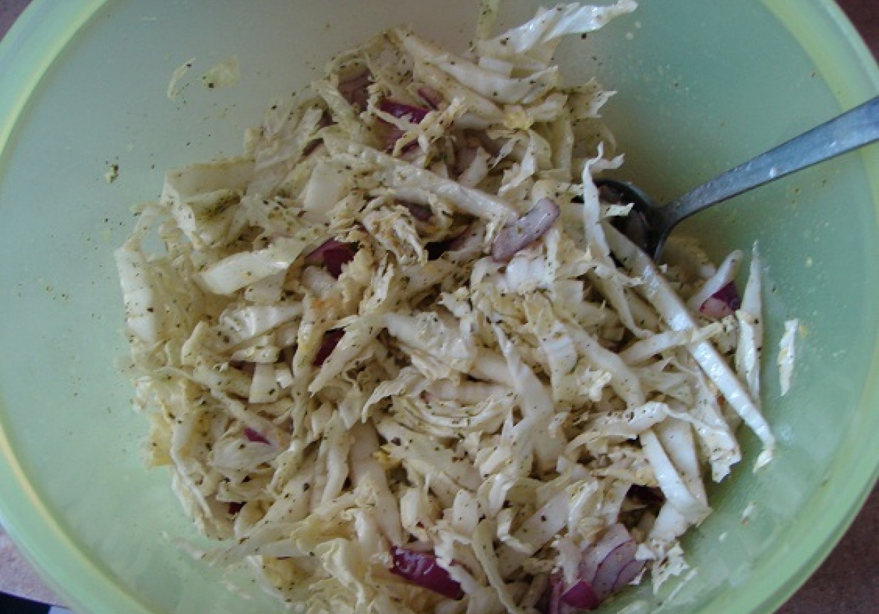 Surówka z kapusty pekińskiej foto