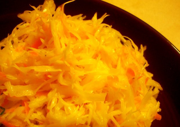 Fotografia przedstawiająca Surówka z kapusty z octem ryżowym