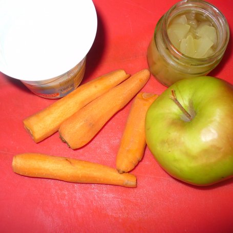 Krok 1 - Surówka  z marchewki  i ananasa z jabłkiem foto