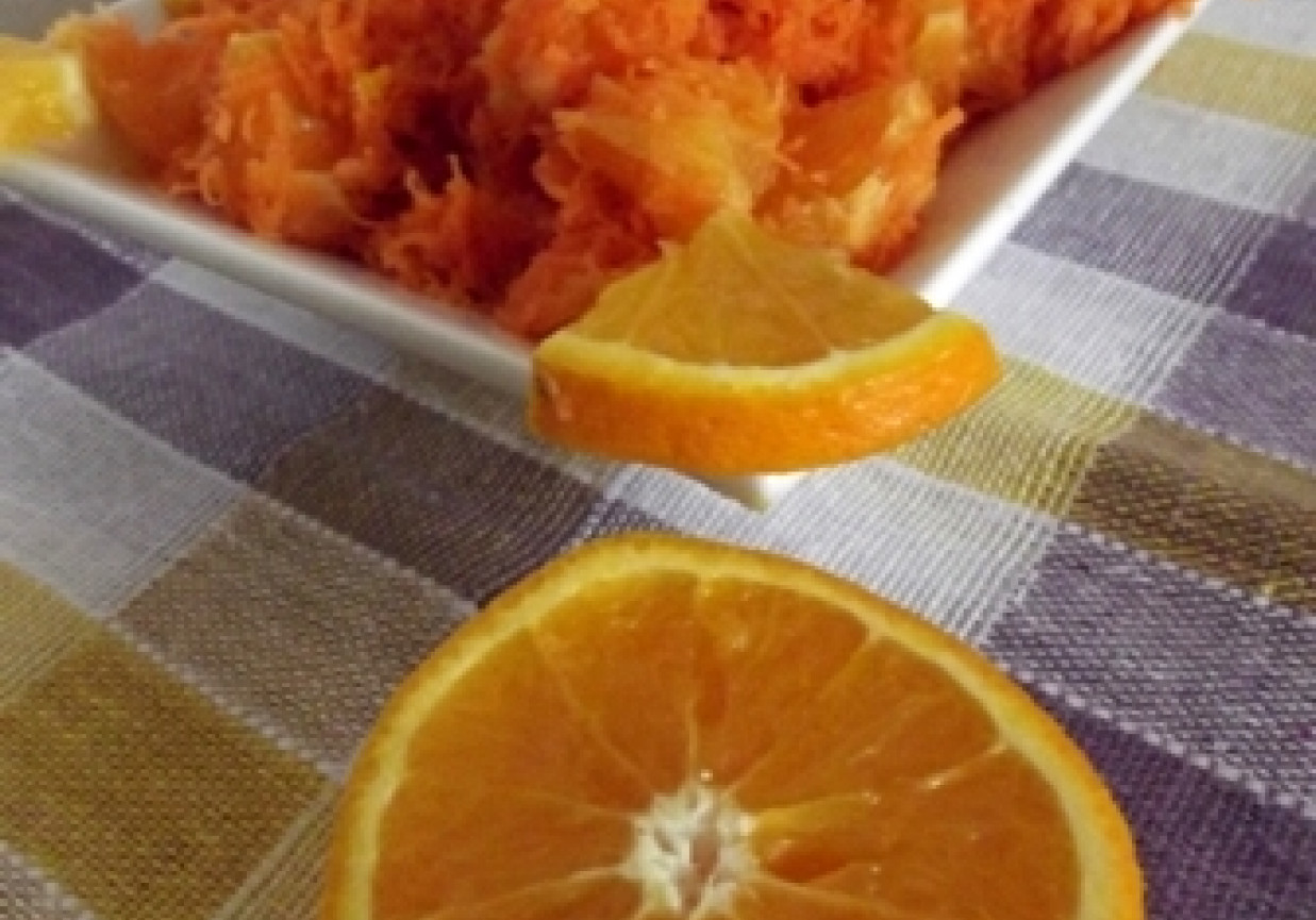 Surówka z marchewki i pomarańczy foto