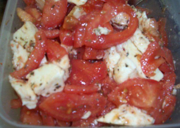 Fotografia przedstawiająca surówka z papryki i pomidorów