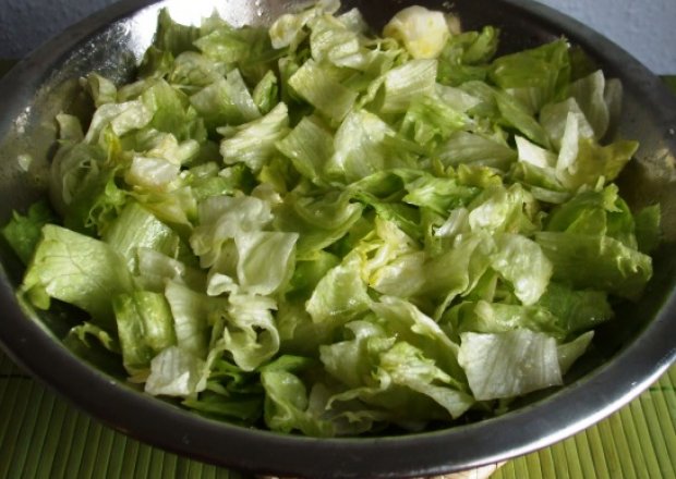 Fotografia przedstawiająca Surówka z salaty lodowej