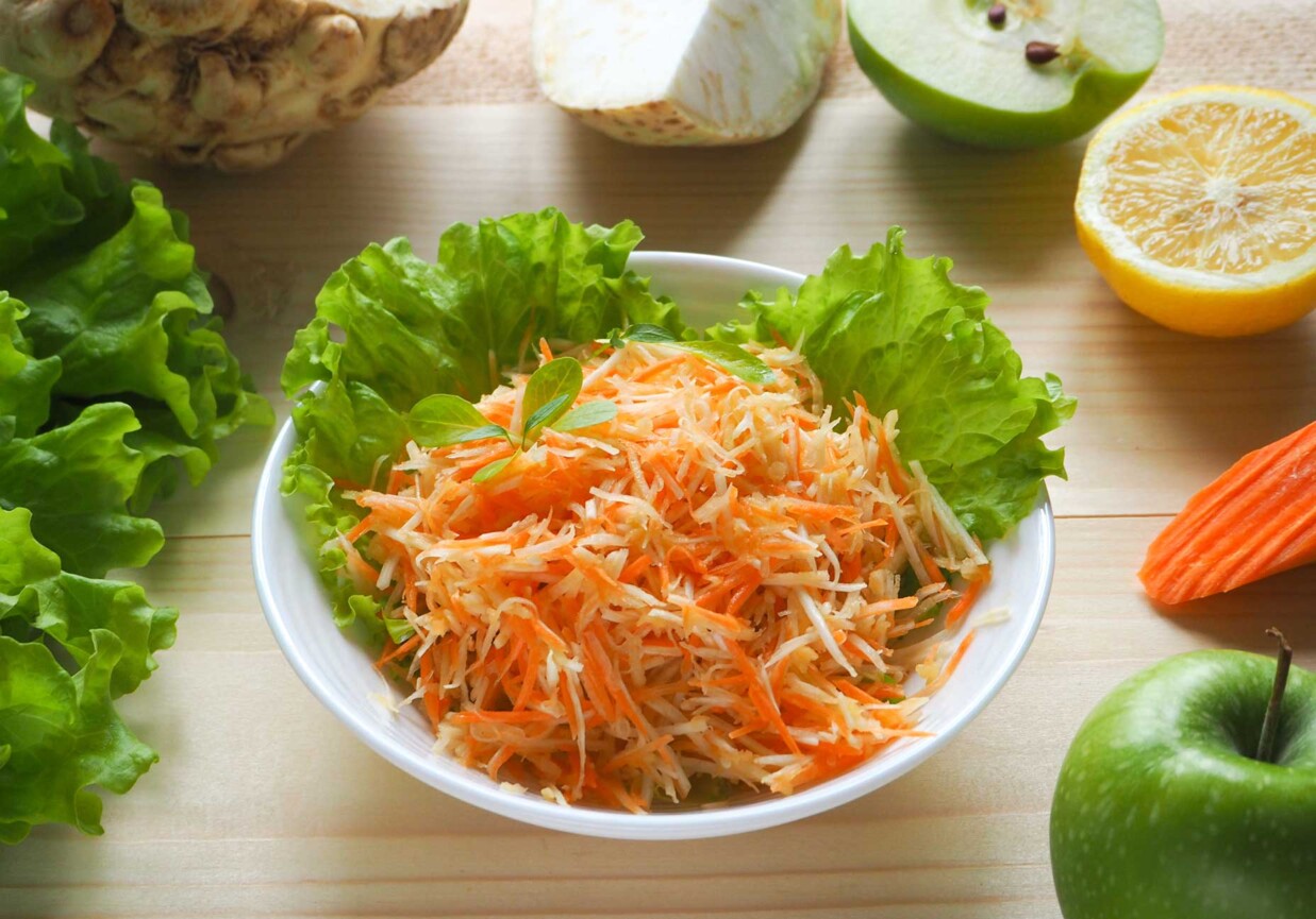 Surówka z selera konserwowego foto