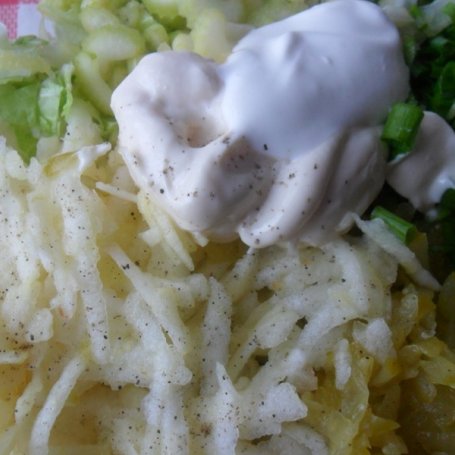 Krok 3 - Surówka z selera naciowego i pekinki foto