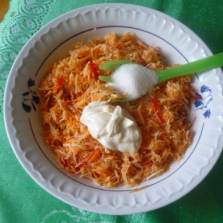 Krok 3 - surówka z surowym selerem foto