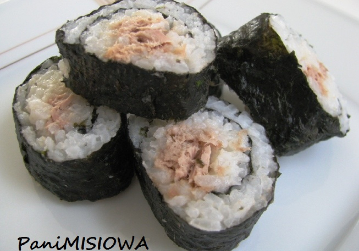 Sushi MAKI z pastą z tuńczyka foto