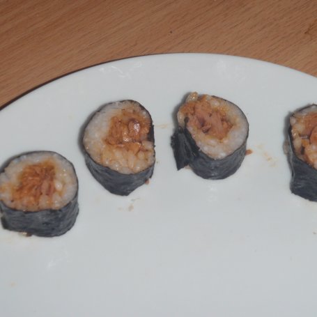 Krok 4 - Sushi maki z tyńczykiem chilli foto