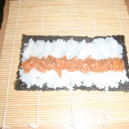 Krok 2 - Sushi maki z tyńczykiem chilli foto