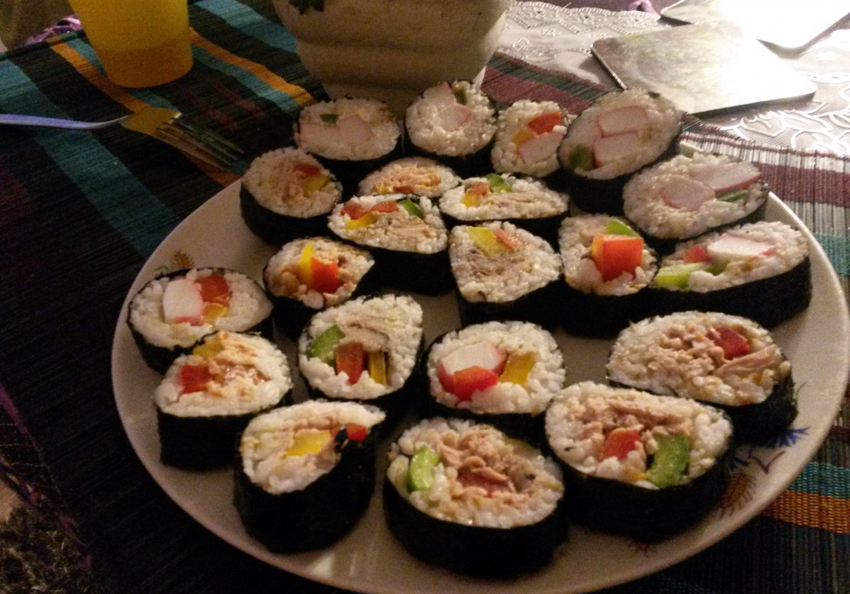 sushi w domowy sposób  foto