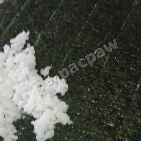 Krok 6 - Sushi z łososiem wędzonym, papryką żółtą i serkiem fromage foto