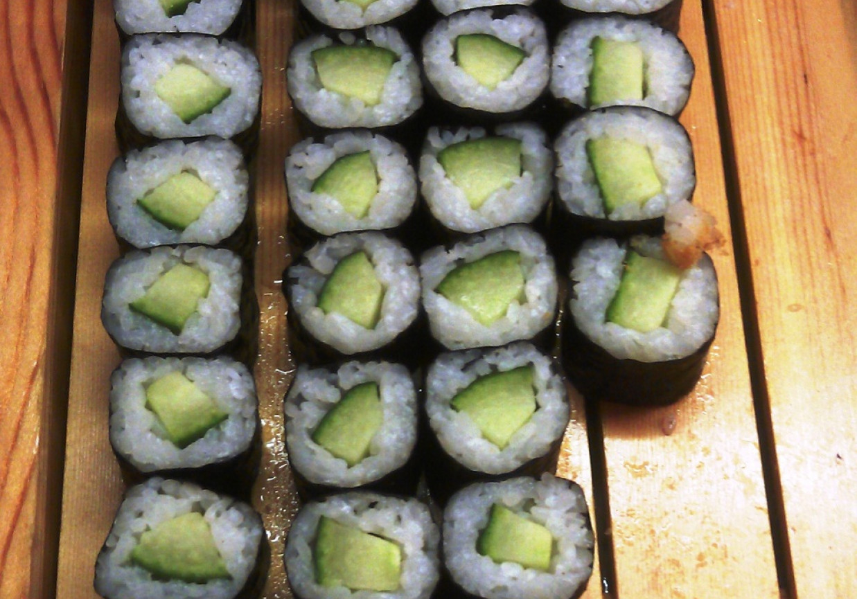 Sushi z ogórkiem foto