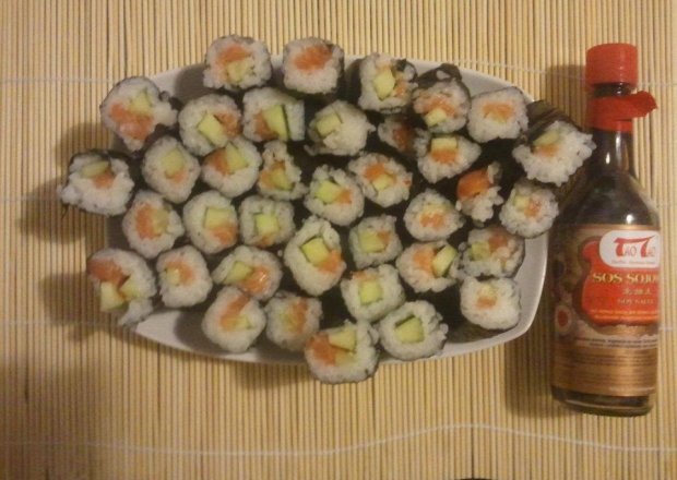 Fotografia przedstawiająca sushi