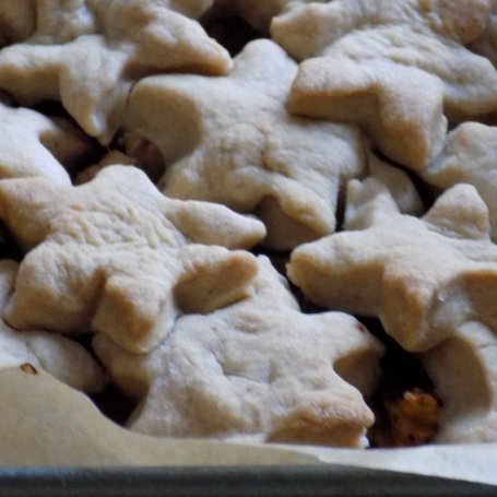 Krok 4 - Świąteczna szarlotka z bakaliami i korzenną nutą foto