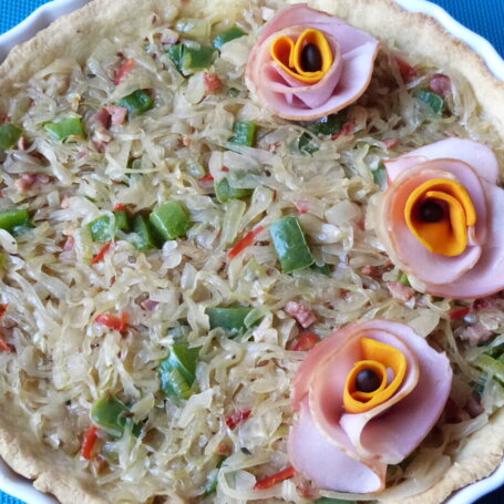 Krok 1 - Świąteczna tarta z kiszoną kapustą i pieczarkami foto