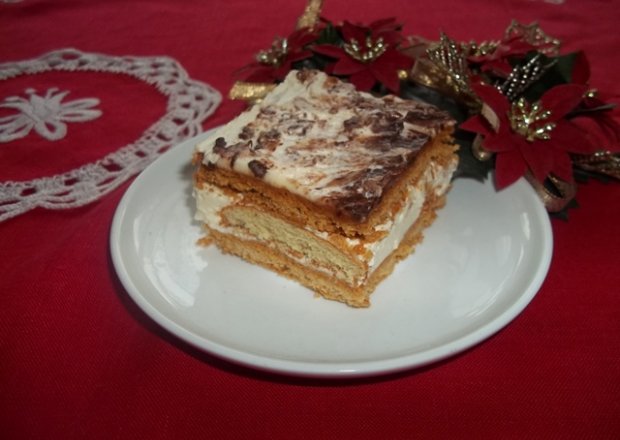 Fotografia przedstawiająca Świąteczne ciasto miodowe