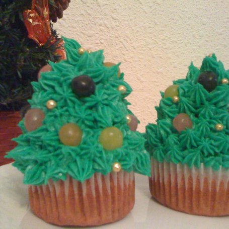 Krok 6 - Świąteczne muffinkowe choinki foto