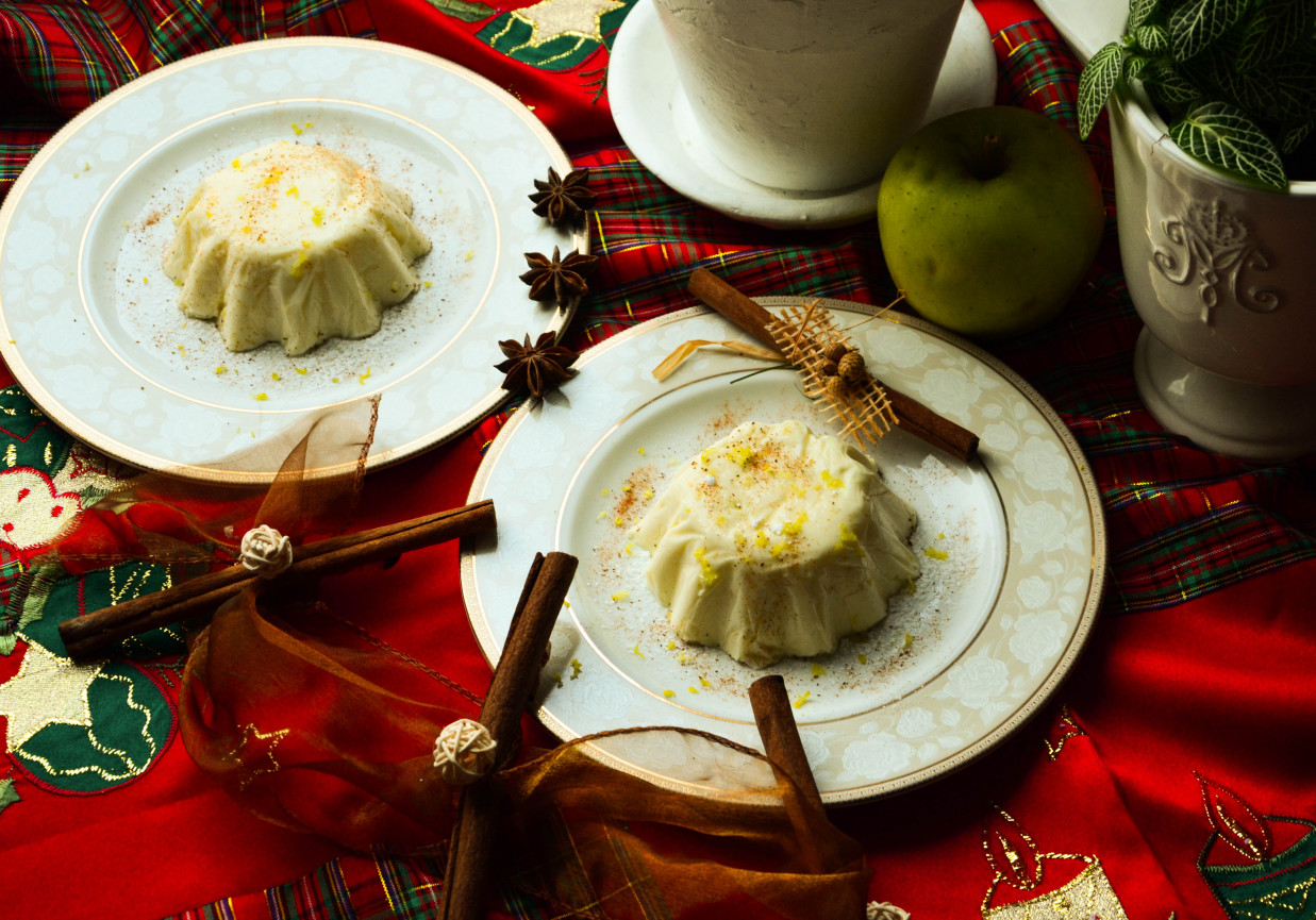 świąteczny deser cynamonowo-anyżkowy foto