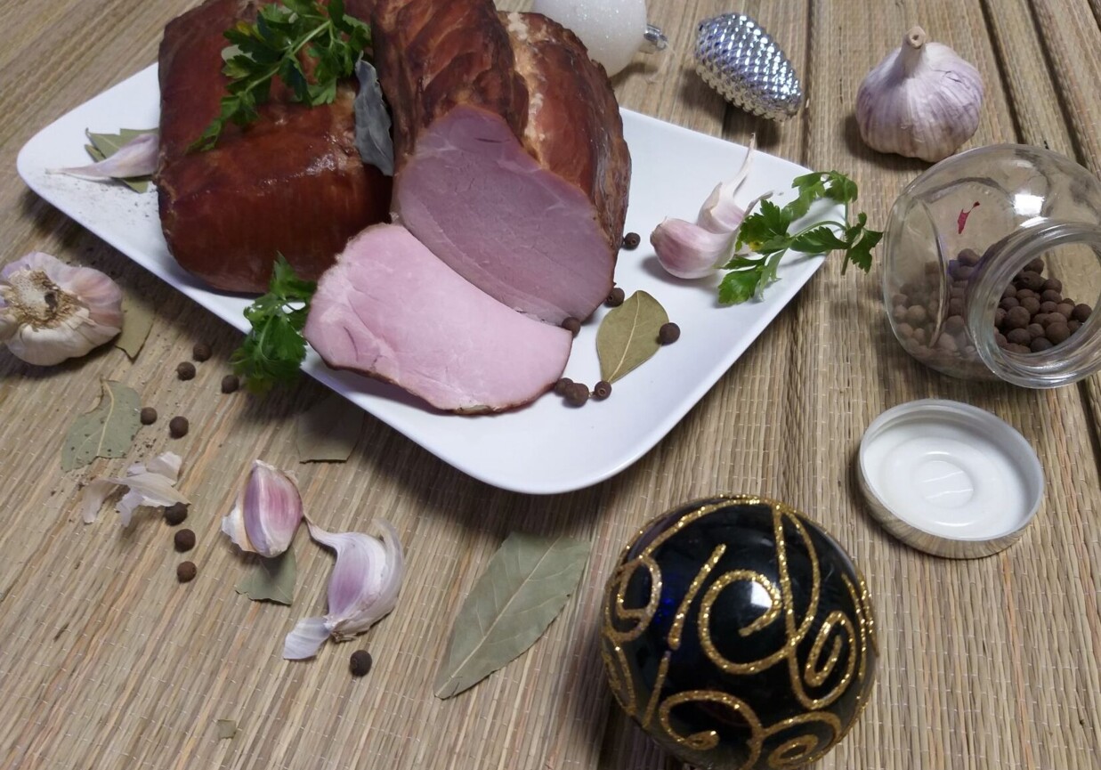 Świąteczny schab wędzony na mokro foto