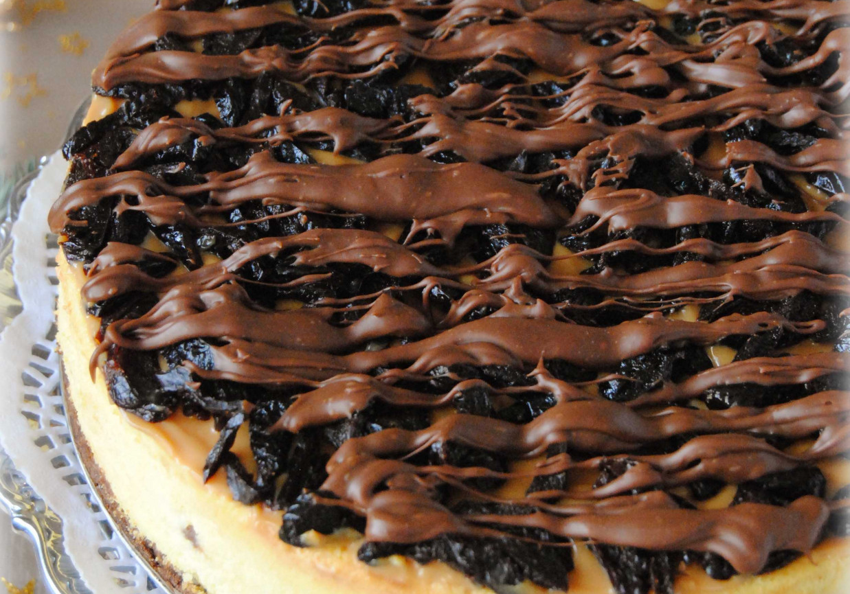 Świąteczny sernik na piernikowym spodzie foto