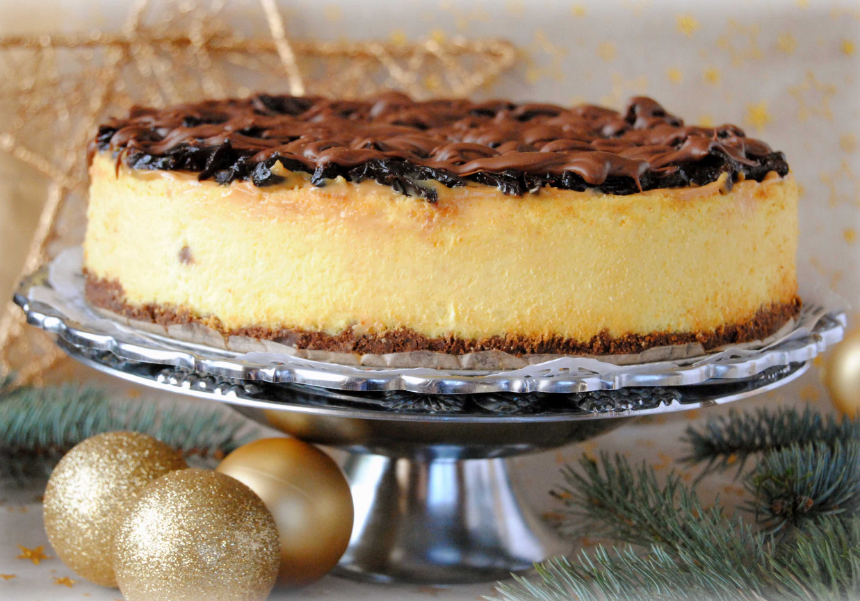 Świąteczny sernik na piernikowym spodzie foto