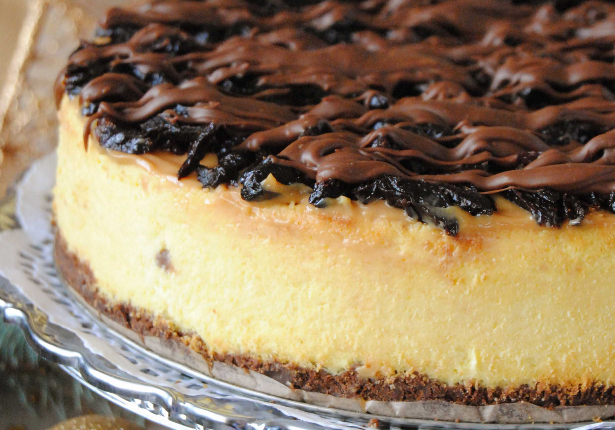 Świąteczny sernik na piernikowym spodzie foto