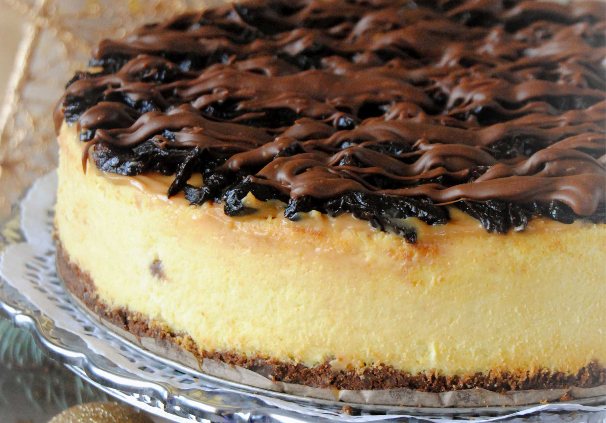 Świąteczny sernik na piernikowym spodzie foto