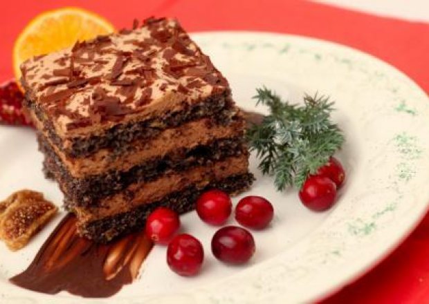 Fotografia przedstawiająca Świąteczny tort makowy z kremem kawowym .*.
