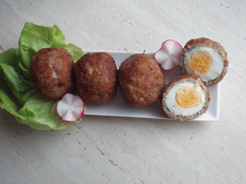 Jajka w mięsnej skorupce - medium