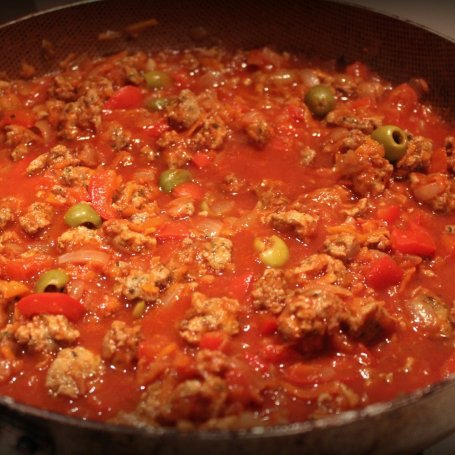Krok 3 - Świderki z sosem paprykowo - marchewkowo - pomidorowym foto