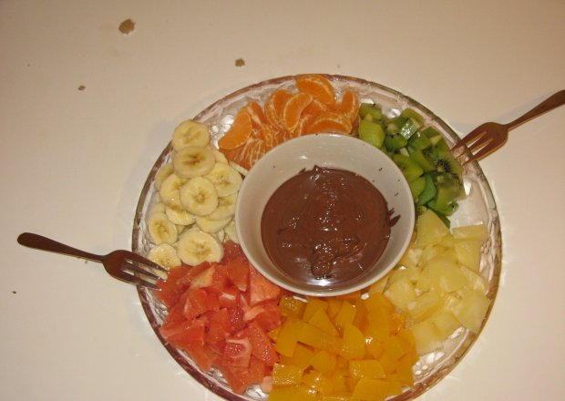 Fotografia przedstawiająca Świeże owoce w czekoladzie