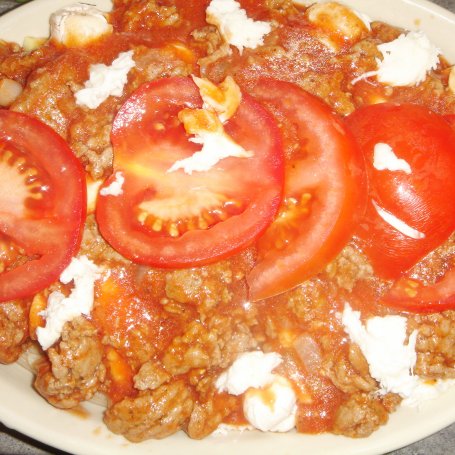 Krok 4 - Sycąca zapiekanka makaronowa z mięsem i warzywami foto