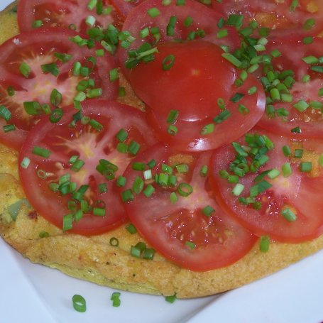 Krok 5 - Sycący omlet, czyli z brokułem i serem :) foto