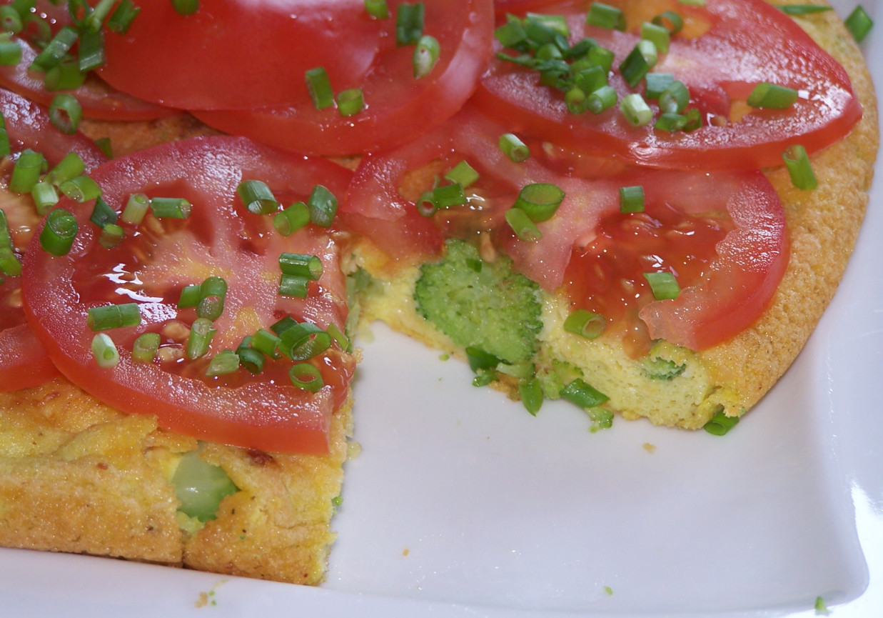 Sycący omlet, czyli z brokułem i serem :) foto