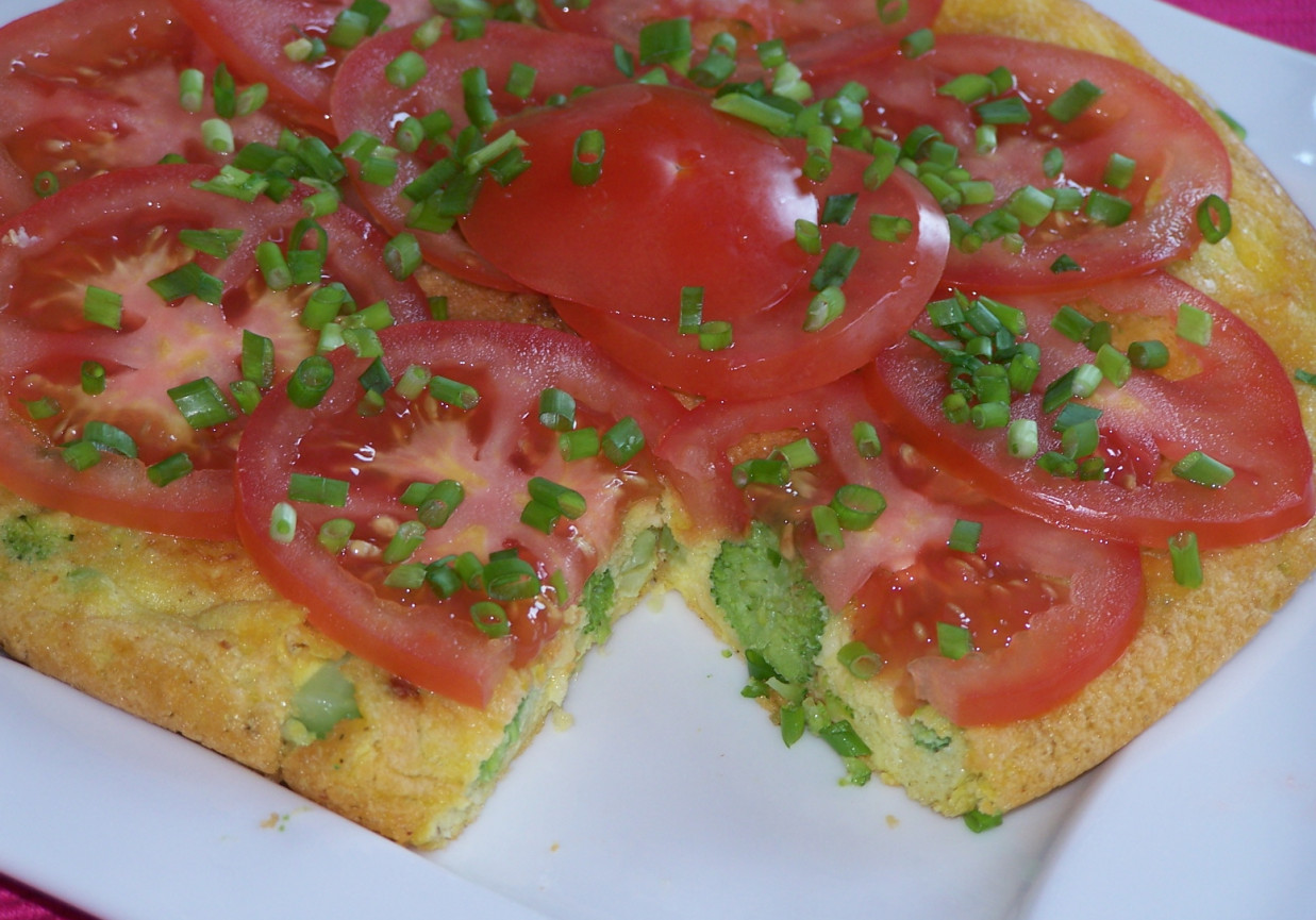 Sycący omlet, czyli z brokułem i serem :) foto