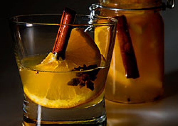 Fotografia przedstawiająca Syrop pomarańczowy do herbaty, deserów, grzańca