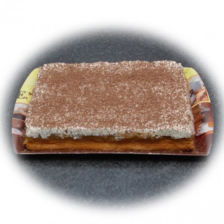 Krok 4 - Szarlotka na biszkopcie z bitą śmietana foto