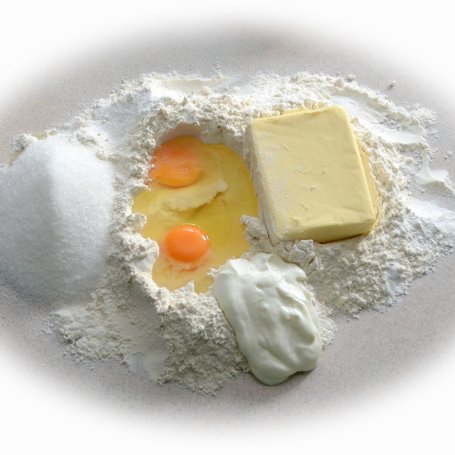 Krok 1 - Szarlotka na kruchym cieście foto