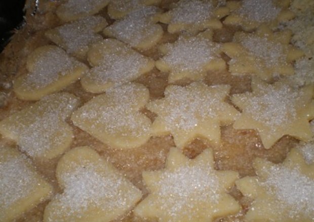 Fotografia przedstawiająca Szarlotka z cukrowymi ciasteczkami