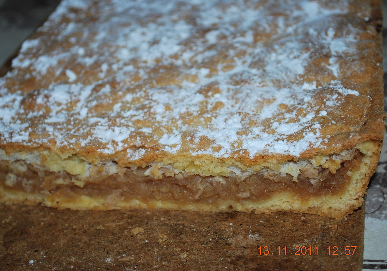 szarlotka z kokosowa pianka foto