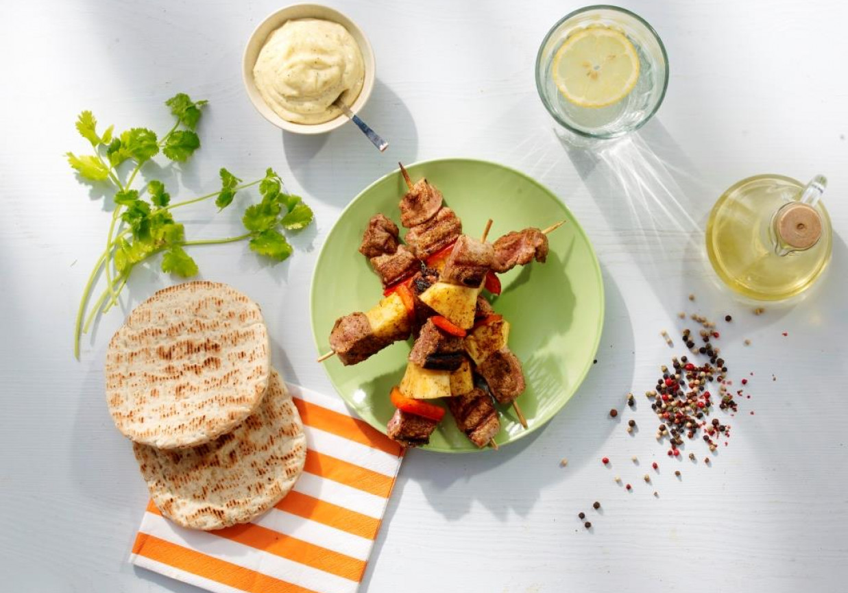 Szaszłyki z marynowaną wieprzowiną foto