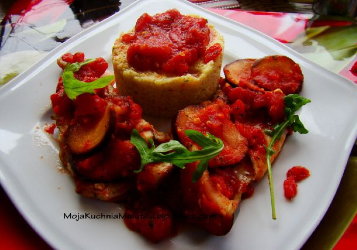Szczupak zapiekany w pomidorach z kaszą jaglaną foto