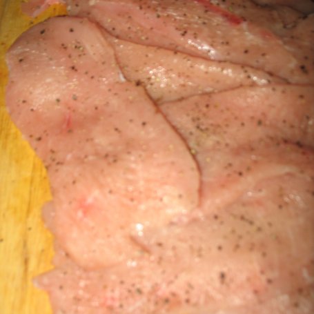 Krok 1 - Sznycle indyka z porem i pieczarkami w sosie śmietanowym foto