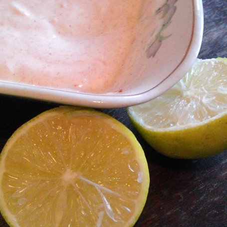 Krok 3 - Szparagi z szynką i serem podane z dipem limonkowym foto