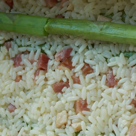 Krok 4 - Szparagi zapiekane w ryżu z boczkiem foto