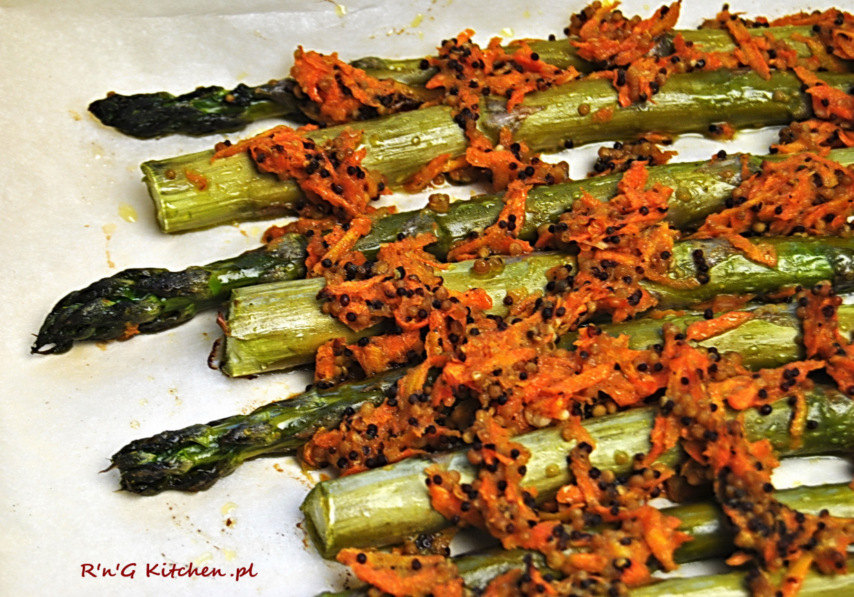 Szparagi zapiekane z marchewką foto