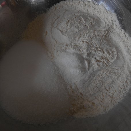 Krok 2 - Szpinakowe ciasto z rabarbarem i czekoladą foto
