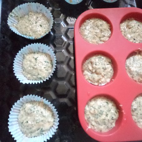 Krok 7 - Szpinakowe muffinki z parmezanem :) foto
