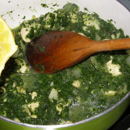 Krok 1 - szpinakowy makaron z kurczakiem... foto