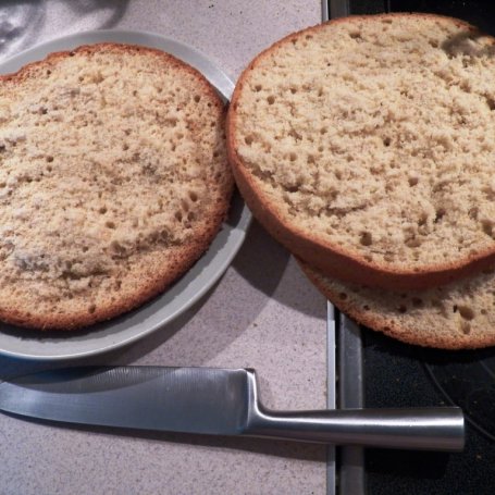 Krok 4 - Szwedzki letni tort truskawkowy foto